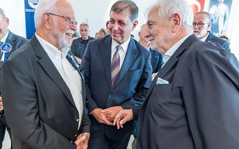 Başkan Tugay'dan Sanayicilere "Teknoloji ve Yeşil Dönüşüm" Çağrısı: "İzmir Öncü Olmalı"