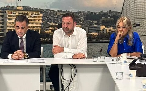 CHP İzmir İl Başkanı Utku Gümrükçü Meclis Grubunu Topladı