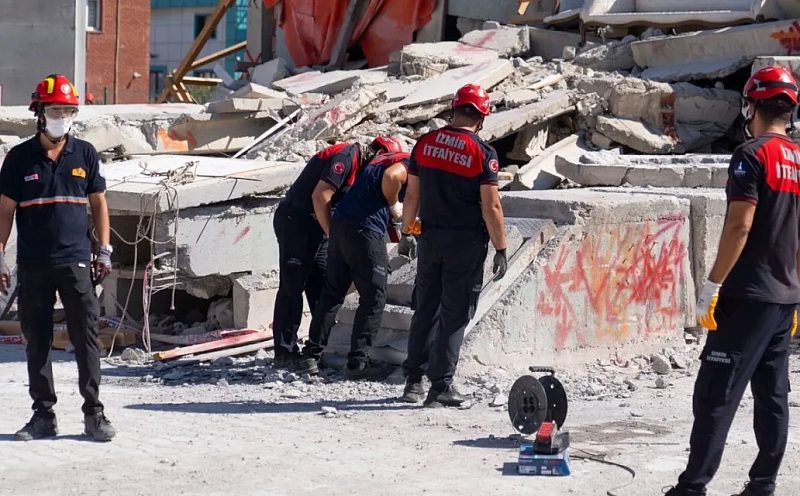 İzmir İtfaiyesi Ağır Arama Kurtarmada Güçleniyor