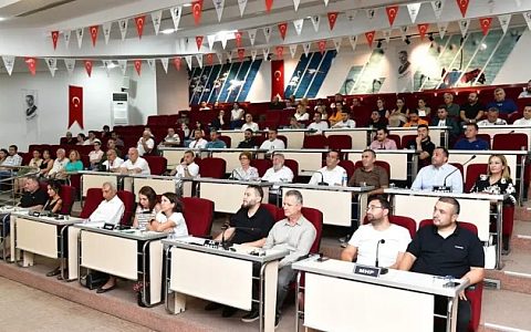 Çiğli'de Meclis Üyelerinden 'AK Parti' İddialarına Ortak Yanıt: "Siyasi Duruşumuz Net!"