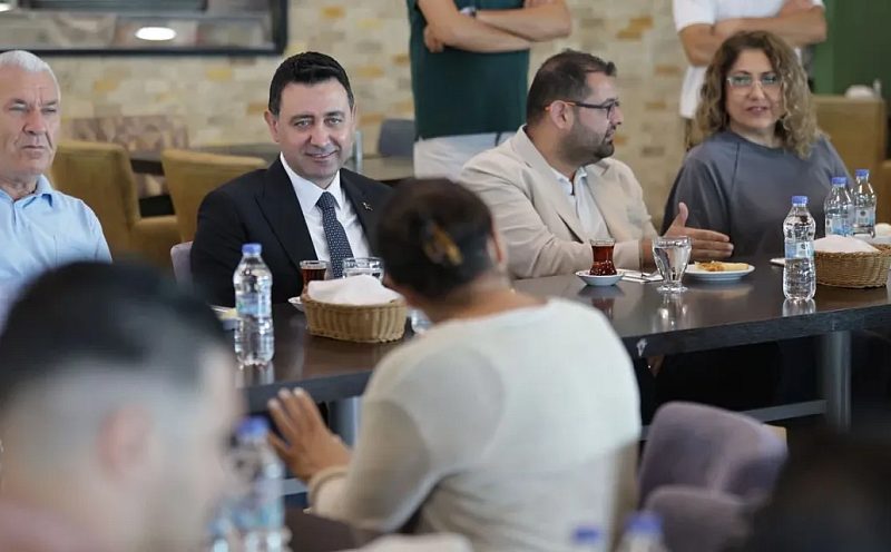 Başkan Önal Muhtarlarla Buluştu: Bayraklı’nın İhtiyaçları Masaya Yatırıldı