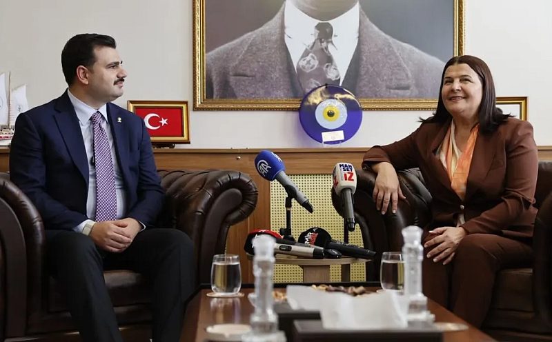 AK Partili İnan’dan Özgür Özel’e Tepki ve İzmir Belediye Başkanlarına Çağrı: "Cesur ve Yürekli Olun!"
