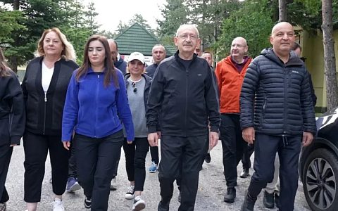 Kemal Kılıçdaroğlu, Abant’ta Güne Sabah Yürüyüşüyle Başladı