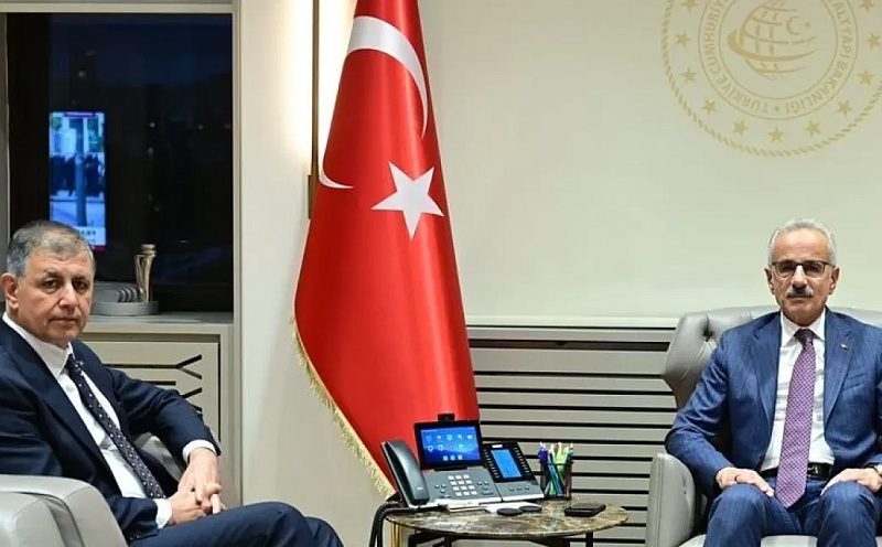 Ankara'da Kritik Zirve: Başkan Tugay ile Bakan Uraloğlu İzmir'in Ulaşım Gündemini Görüştü