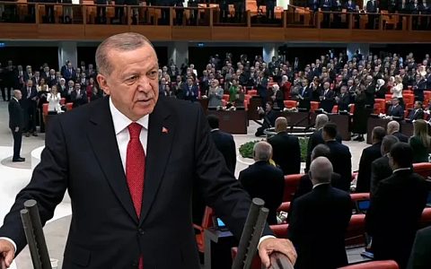 Meclis Açılışında Kılıçdaroğlu Ayağa Kalkmadı, YENİ Parti Salonu Terk Etti