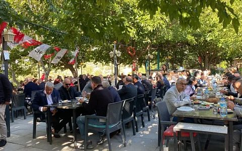 CHP Bornova’da Birlik ve Dayanışma Kahvaltısı: Utku Gümrükçü’den "Hesap Soracağız" Çıkışı