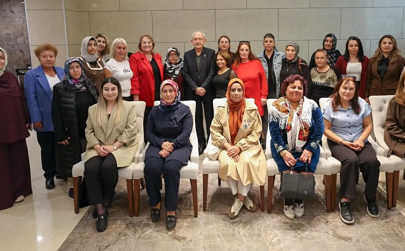 Kemal Kılıçdaroğlu Ev Emekçisi Kadınlarla Bir Araya Geldi: "Güvenceli ve Adil Çalışma Yaşamı İçin Mücadele Edeceğiz"