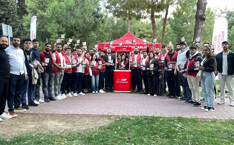 CHP İzmir Gençlik Örgütü Dokuzçeşmeler’de Sahada: Kampüste ve Sokakta Gençlerin Sesi Dinlendi
