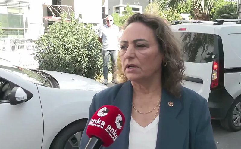 CHP’li Vekillerden Mersin Adliyesi Önünde Sert Tepki: “Belediye Başkanlarımız Derhâl Serbest Bırakılsın!”