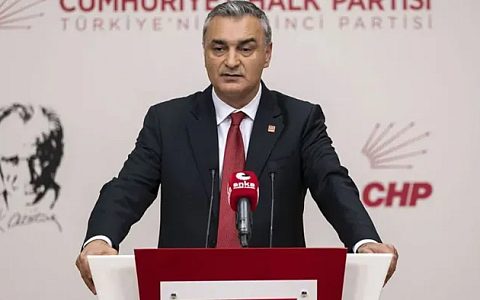 CHP'li Müslim Sarı'dan Özgür Özel'e Sert Tepki: "Hesap Ver, İzmir Halkından Özür Dile!"