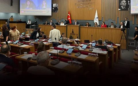 İzmir Büyükşehir'de Başkan Vekilliği Yarışı: YENİ Parti Ve CHP'nin Adayları Belli Oldu!