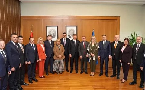 Cemil Tugay’dan AK Parti Heyeti Ziyareti Sonrası Net Mesaj: "30 İlçeye En İyi Hizmeti Sağlayacağız!"