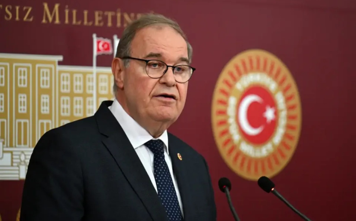 Faik Öztrak'tan YENİ Parti’ye Sert 'Aidat Parası' Tepkisi: "Kimin Parasını Kime Veriyorsunuz?"