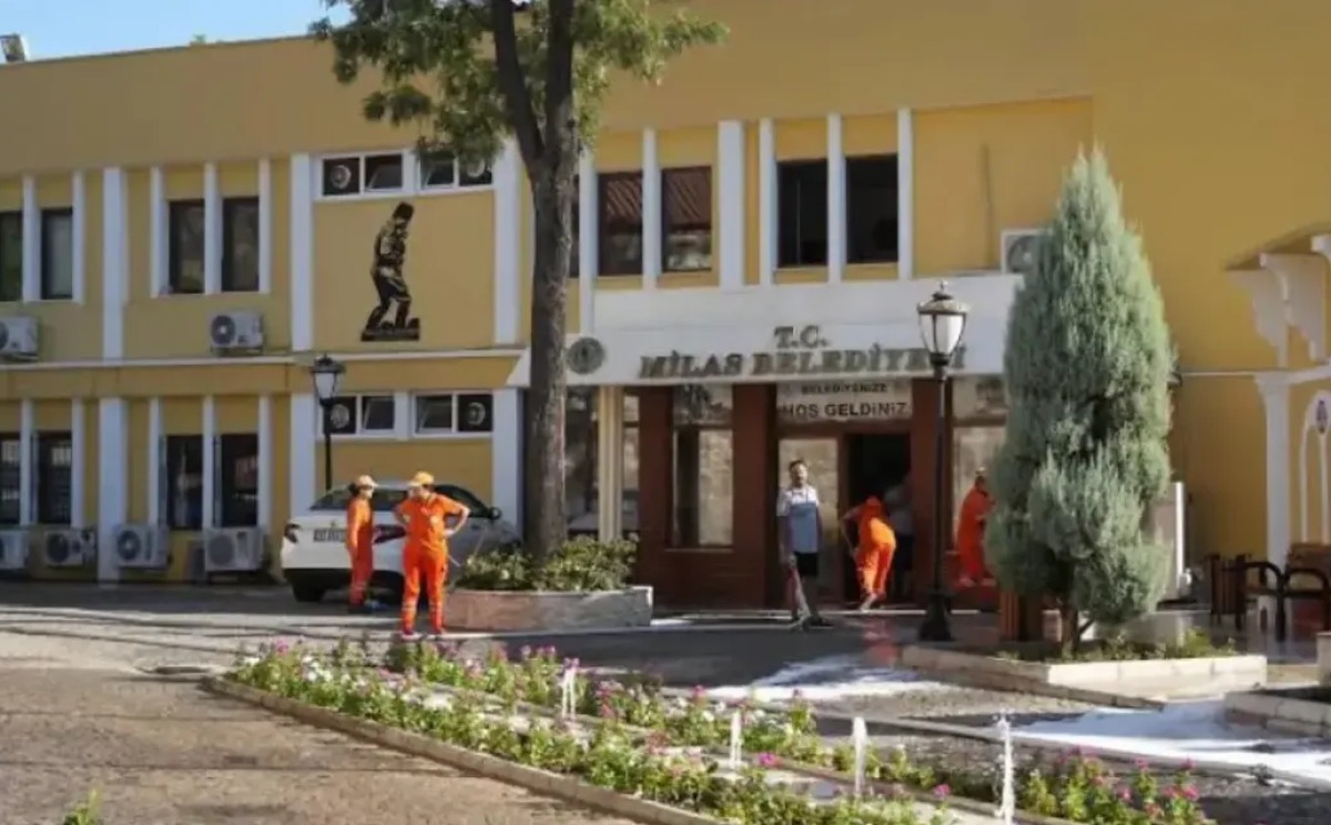 Milas Belediyesi'ne Operasyon