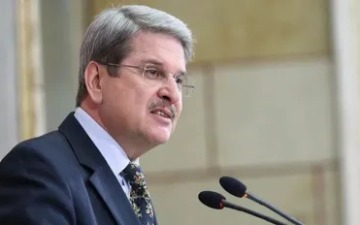 Dr. Aytun Çıray’dan Sert Çıkış: "Kılıçdaroğlu Darbeyle Gelmedi, Yapılan Hakaretler Saygısızlık!"