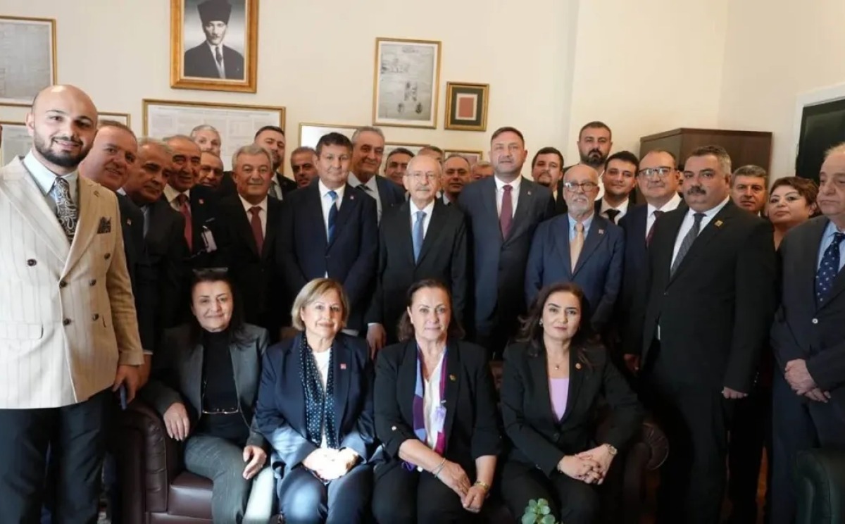 CHP İzmir Örgütünden Genel Merkez’e Çıkarma: Gümrükçü Ve İlçe Başkanları Kılıçdaroğlu İle Görüştü