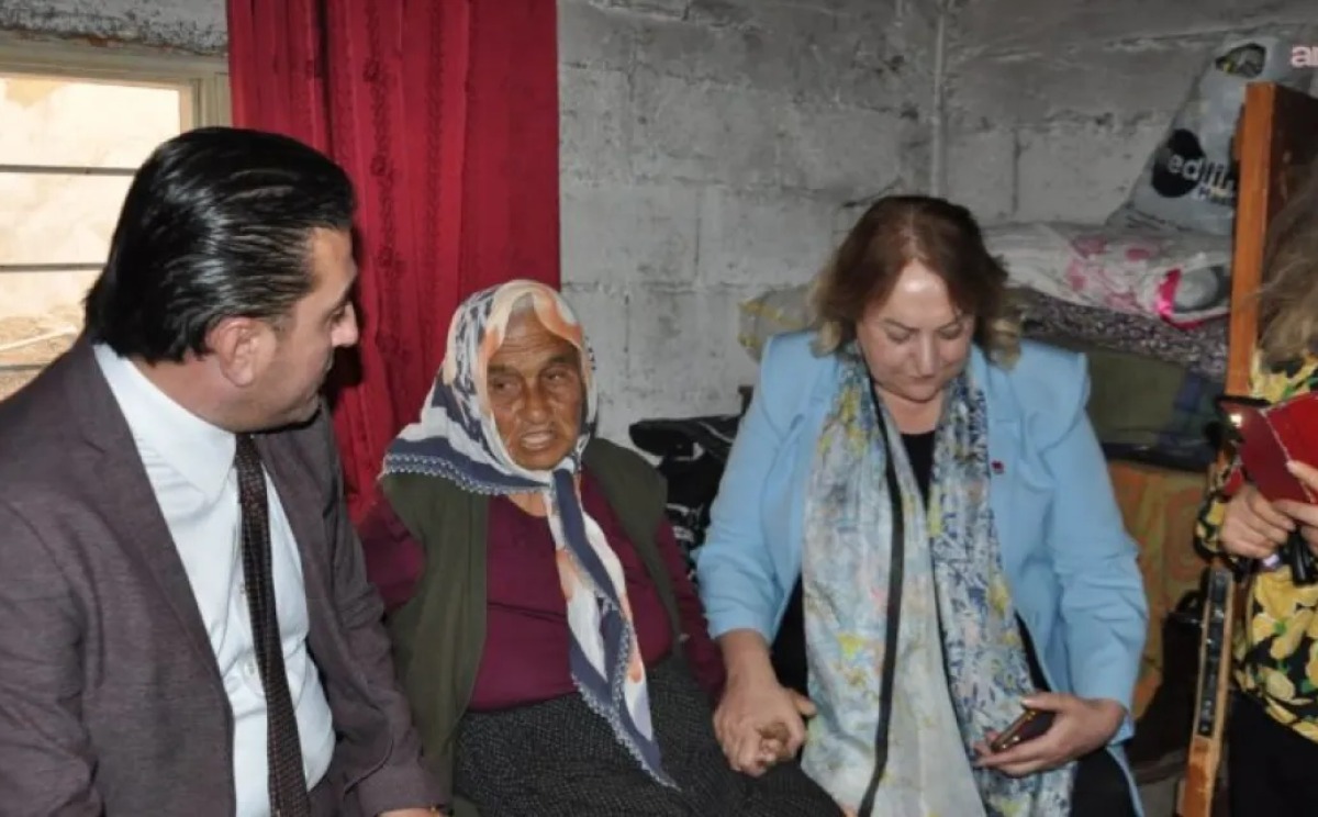 CHP Kadın Kolları Genel Başkanı Gülsever’den 87 Yaşındaki Hürü Tilki’ye Ziyaret: "İnsanca Yaşamak Bir Haktır!"