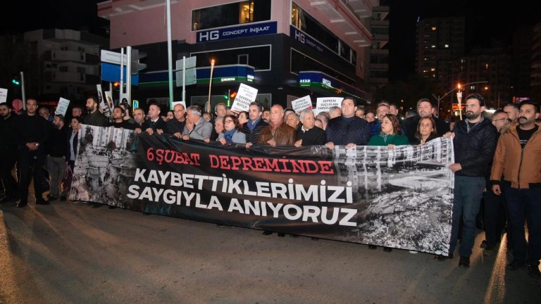 CHP Adana'da: Depremzedeler Unutuldu mu? Kalıcı Çözümler Neden Gecikti?