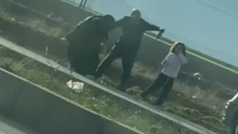 Adana D400'de Şiddet Kamerada: Arabada Neler Yaşandı, Soruşturma Nerede?