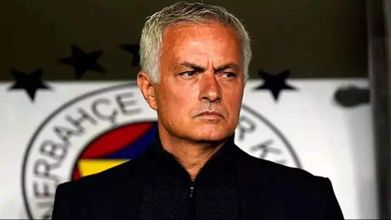 Mourinho'dan Örnek Davranış: Hastanedeki Çocuklara Moral Ziyareti! 