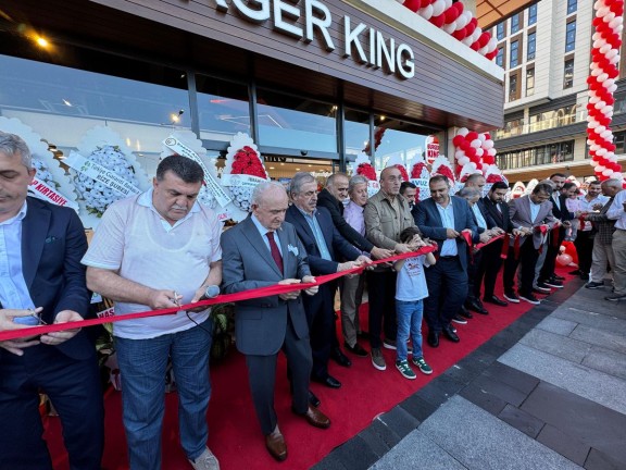 AKP'li isimler boykot varken neden Burger King açılışına katıldı?
