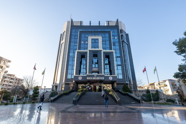 Buca'da Sosyal Yardım Dolandırıcılığı Alarmı! Belediyeden Uyarı ve Önlemler