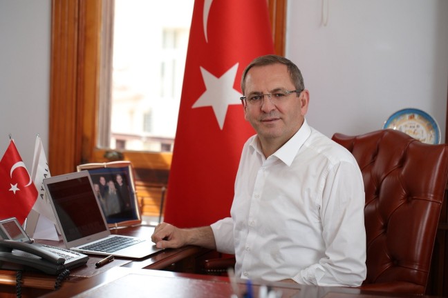 Ayvalık Belediyesi'nden Öğrenci Bursu Müjdesi! Kimler Yararlanabilecek?