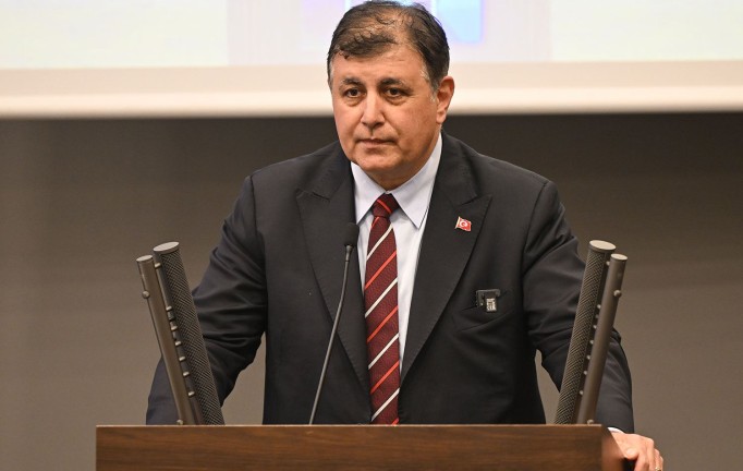 Cemil Tugay'dan Kurultay İddialarına Yanıt: CHP'ye İftira mı Atılıyor?
