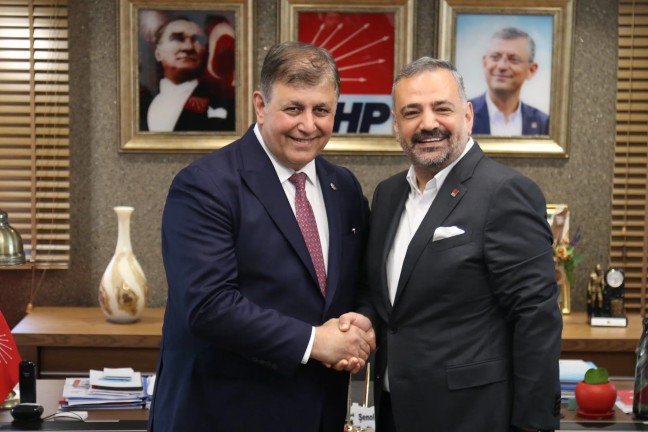 İzmir CHP'de Kurultay Krizi: Aslanoğlu İddialara Ne Cevap Verdi? 