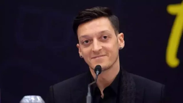 Mesut Özil Milli Takım Seçimi: Almanya'yı neden seçmek zorunda kaldım? 