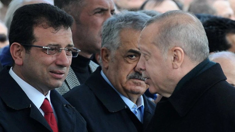 Erdoğan'ın İmamoğlu Cevabı: Yüzünü Çevirmesi Ne Anlama Geliyor? 