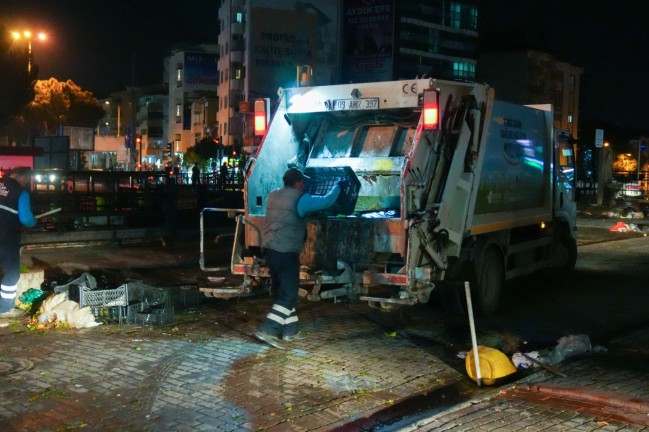 Aydın Efeler'de Temizlik Hamlesi: Halk Pazarlarında Hijyen Nasıl Sağlanıyor?