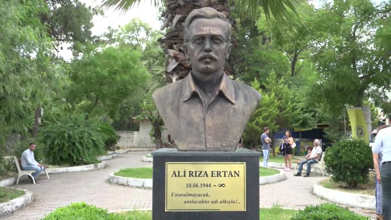 Buca'da Şiir Rüzgarı: Ali Rıza Ertan Yarışması Katılım Şartları Neler?