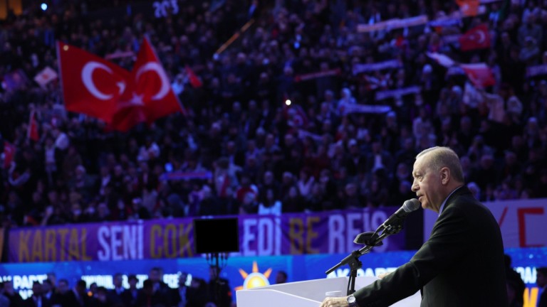 AKP'de Kritik Tüzük Değişikliği: Erdoğan'ın İtirafı ile Yeni Kültür Hamlesi mi?