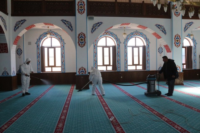 Edremit'te Ramazan Öncesi Cami Temizliği