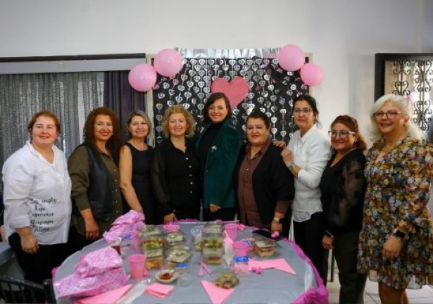 İzmir İşitme Engelliler için Öznur Tugay'dan Destek