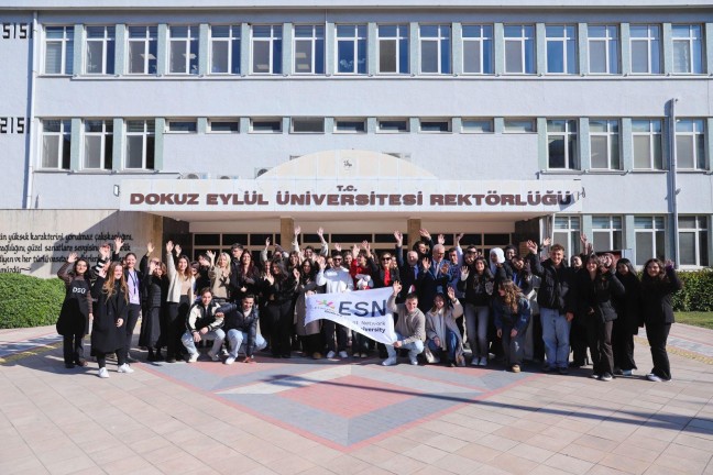 DEÜ Erasmus: En Popüler Fakülte Hangisi? 37 Öğrenci İzmir'de!