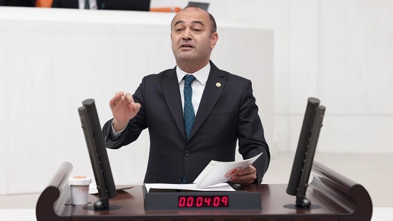 Erdoğan'ın Özel'e Sert Sözleri: CHP'den Yanıt Gecikmedi!