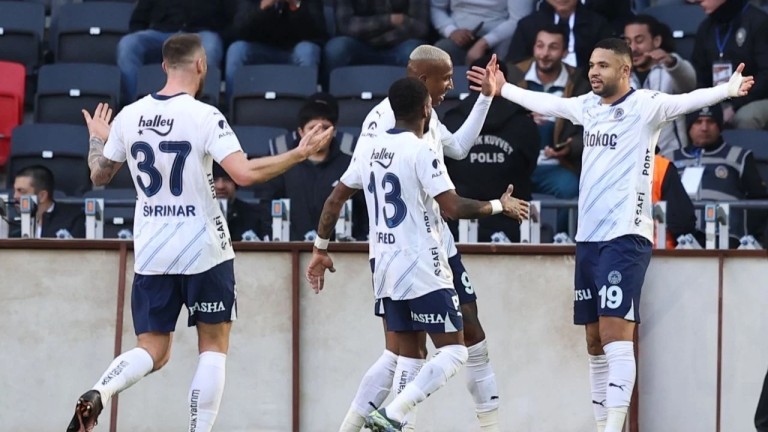  Fenerbahçe Gaziantep'i Deplasmanda Devirdi! 