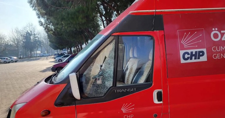  CHP Gönen İlçe Teşkilatı Aracına Saldırı