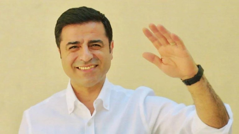 Demirtaş'tan Barış Süreci Çağrısı: "Barışmaktan Korkma Kardeşim!"
