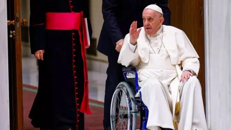  Papa Francis'in Durumu Kritik