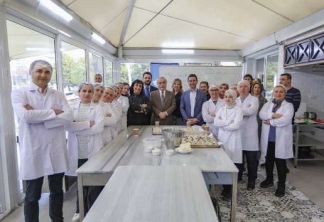Bayraklı'da Aşçı Çırağı Kursu Başladı!