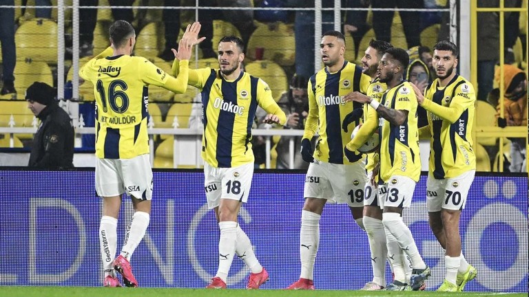 Fenerbahçe Antalyaspor'u Farklı Yendi! 