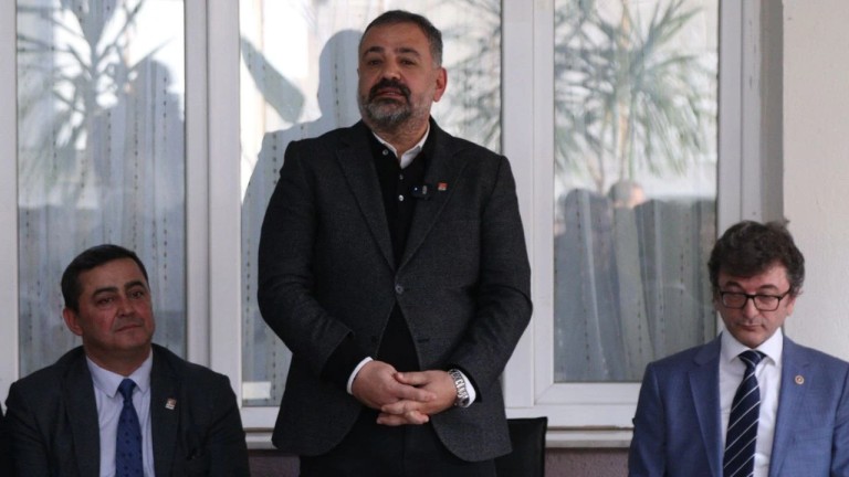 İmamoğlu Rüzgarı İzmir'de: CHP Ön Seçimi Heyecanı Dorukta