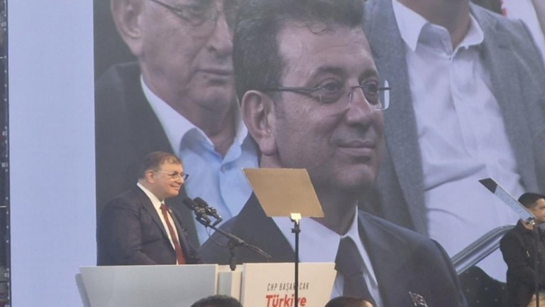 Cemil Tugay'dan İmamoğlu'na İzmir Desteği: "Türkiye Kazanacak!"