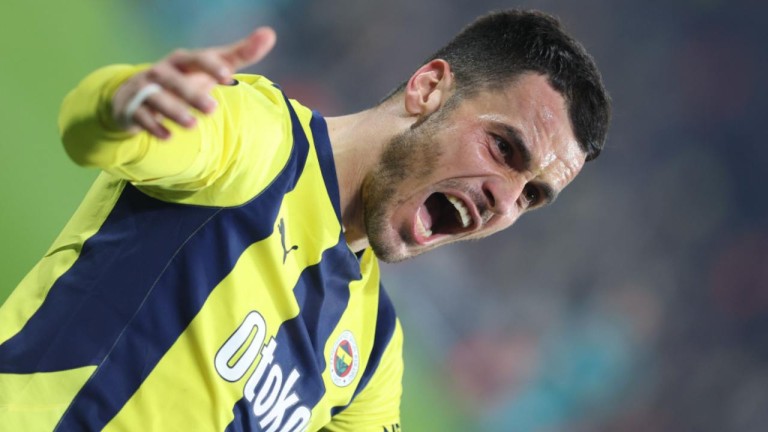 Fenerbahçe'den Kostic Hamlesi
