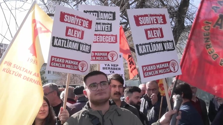 Suriye'de Alevi Katliamı İddiası