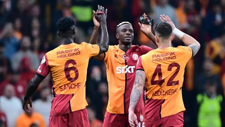 Osimhen'den Hat-Trick! Galatasaray Antalyaspor'u 4-0'la Geçti