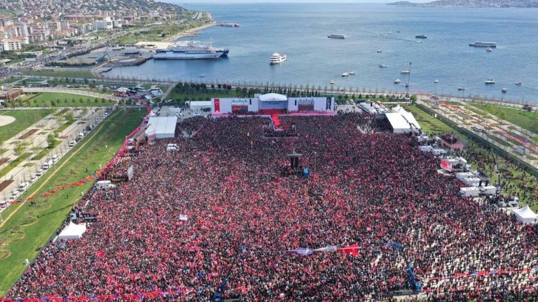  İzmir'den Maltepe Mitingi'ne Büyük Çıkarma: 100 Otobüs İstanbul'a